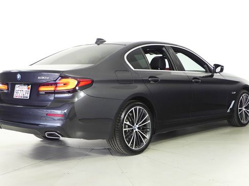 Certified 2023 BMW 530e w/ Convenience Package image 7