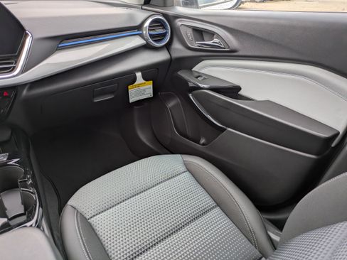 New 2025 Chevrolet Trax LT w/ Driver Confidence Package image 11