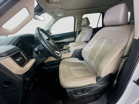 Used 2023 Ford Expedition Limited image 13