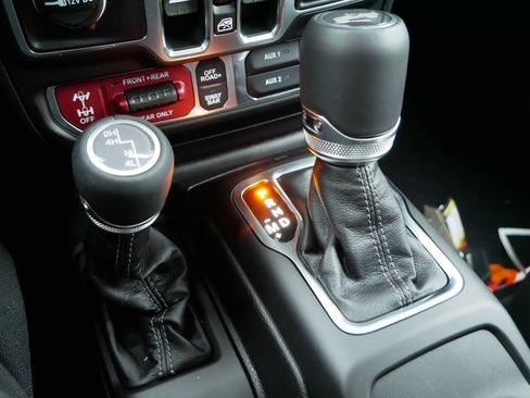 New 2026 Jeep Compass Trailhawk image 19