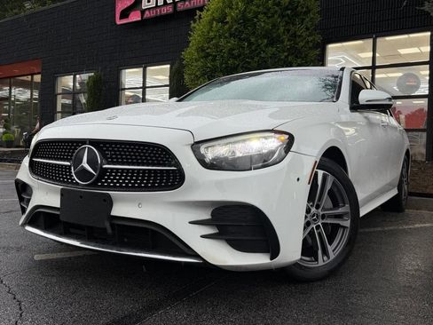 Used 2022 Mercedes-Benz E 350 4MATIC Sedan image 2