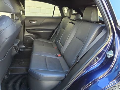 Used 2022 Toyota Venza XLE image 45