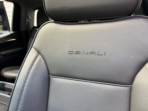 Used 2023 GMC Sierra 1500 Denali AWD/4WD image 15