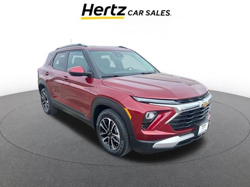 Used 2025 Chevrolet TrailBlazer LT image 1