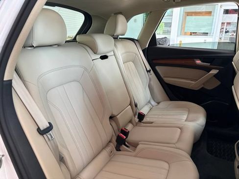 Used 2023 Audi Q5 2.0T Premium w/ Convenience Package AWD/4WD image 10