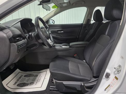 Used 2022 Nissan Sentra SV w/ Trunk Package FWD image 9