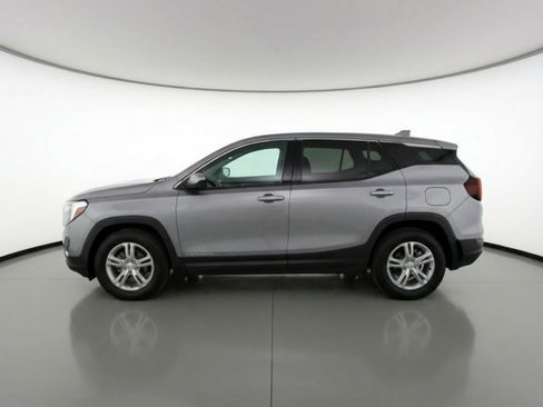 Used 2024 GMC Terrain SLE image 5