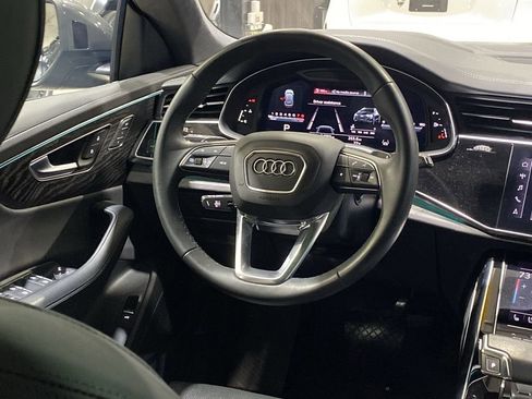 Used 2023 Audi Q8 Prestige w/ Prestige Package image 3