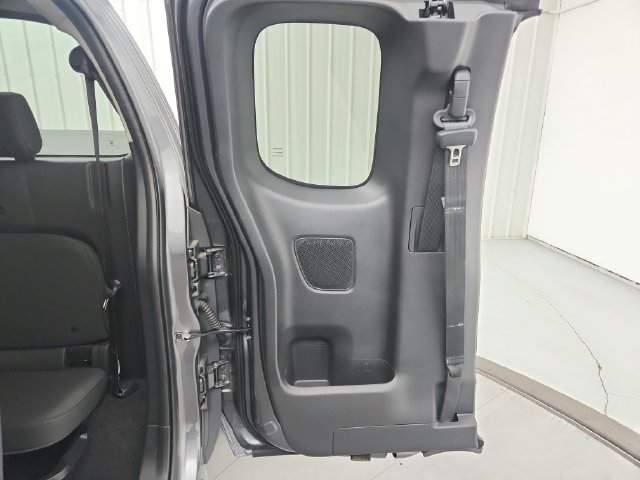 Used 2022 Nissan Frontier SV w/ Technology Package RWD image 32
