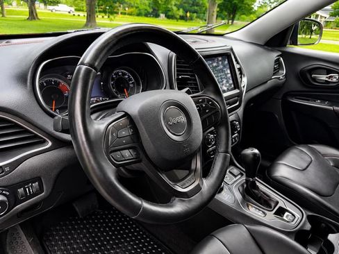 Used 2019 Jeep Cherokee Trailhawk w/ Cold Weather Group AWD/4WD image 20