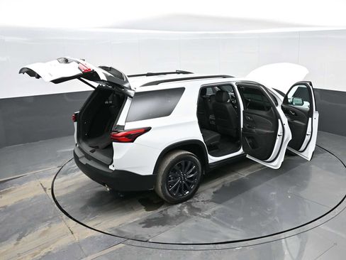 Used 2022 Chevrolet Traverse RS w/ LPO, Cargo Package image 36