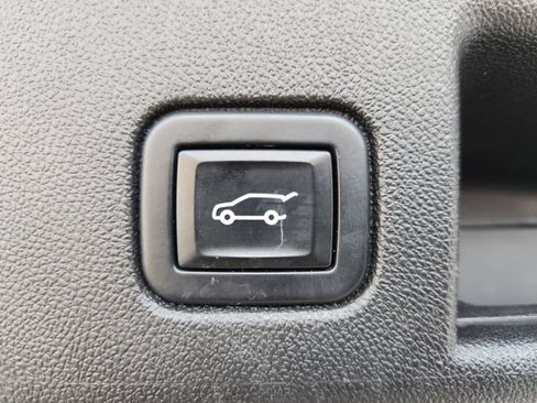 Used 2022 Chevrolet Equinox LT FWD image 36