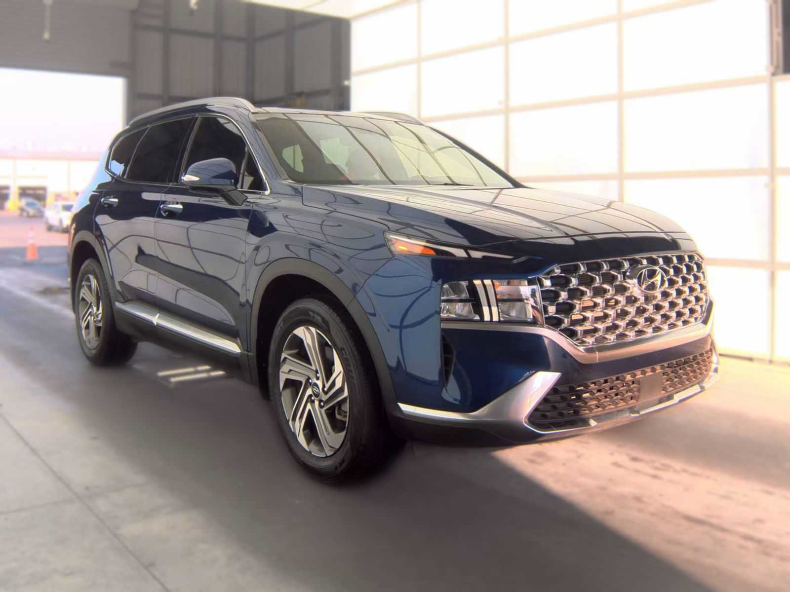 Used 2023 Hyundai Santa Fe SEL w/ Premium Package FWD image 5