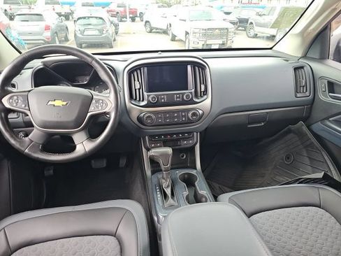 Used 2021 Chevrolet Colorado Z71 AWD/4WD image 16