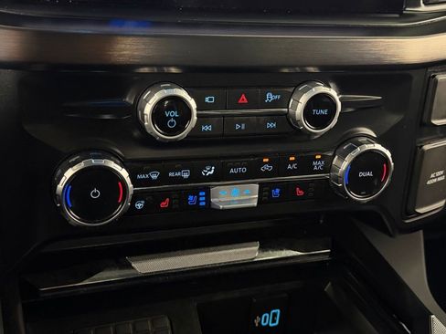 Used 2025 Ford F250 Lariat AWD/4WD image 17