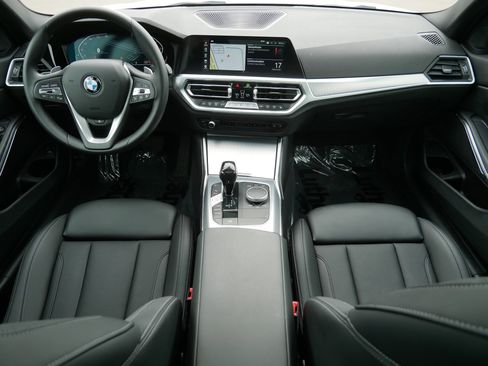 Used 2022 BMW 330i xDrive Sedan w/ Driving Assistance Package image 10