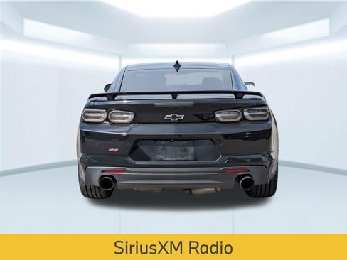 Used 2019 Chevrolet Camaro SS RWD image 5