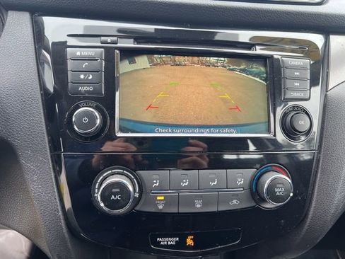 Used 2020 Nissan Rogue Sport S image 45