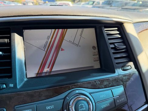 Used 2011 INFINITI QX56 2WD w/ Deluxe Touring Pkg image 14