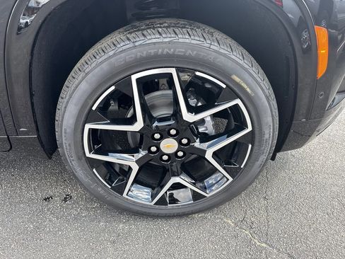 New 2026 Chevrolet Traverse High Country w/ LPO, Floor Liner Package FWD image 13