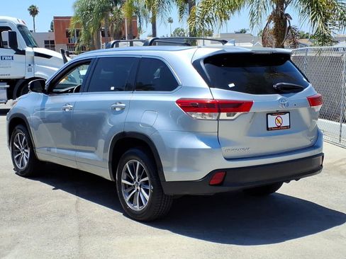 Used 2018 Toyota Highlander XLE FWD image 5