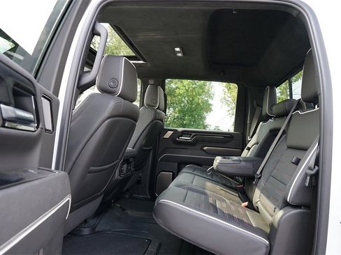 Used 2025 GMC Sierra 2500 AT4X image 19