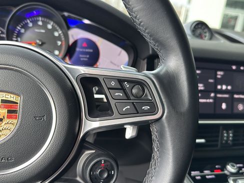 Used 2021 Porsche Cayenne Coupe image 19