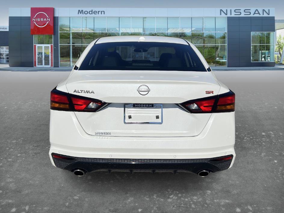 Certified 2024 Nissan Altima 2.5 SR w/ SR Premium Package FWD image 6