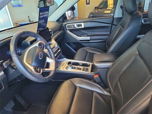 Certified 2023 Ford Explorer XLT w/ Equipment Group 202A image 6