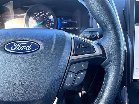 Used 2024 Ford Edge Titanium image 19