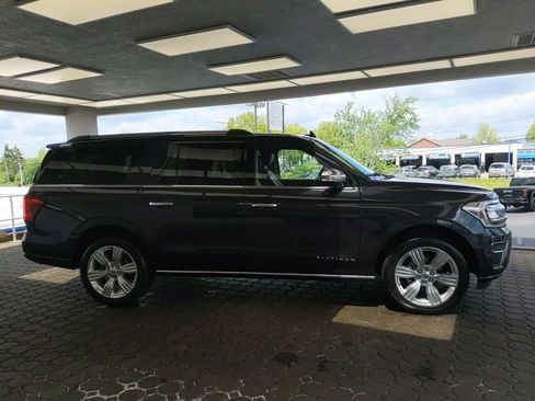 Used 2024 Ford Expedition Max Platinum AWD/4WD image 5