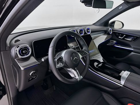Used 2026 Mercedes-Benz GLC 300 image 10