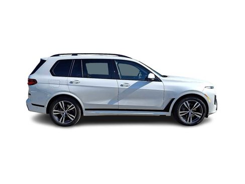 Certified 2024 BMW X7 xDrive40i w/ M Sport Package AWD/4WD image 7