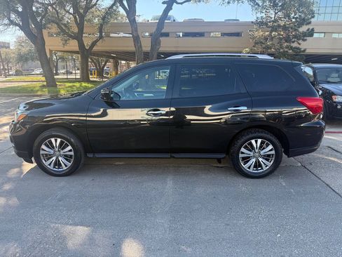 Used 2019 Nissan Pathfinder SL FWD image 3