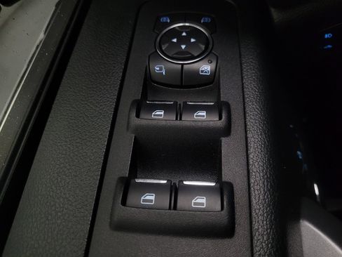 Used 2015 Ford F150 Platinum w/ Equipment Group 701A Luxury AWD/4WD image 27