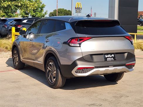 New 2025 Kia Sportage LX image 3