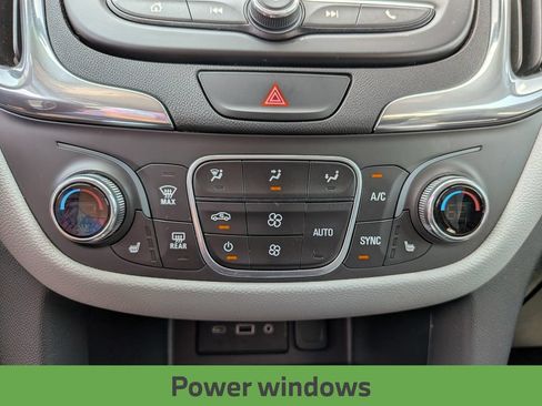 Used 2020 Chevrolet Equinox LT FWD image 21