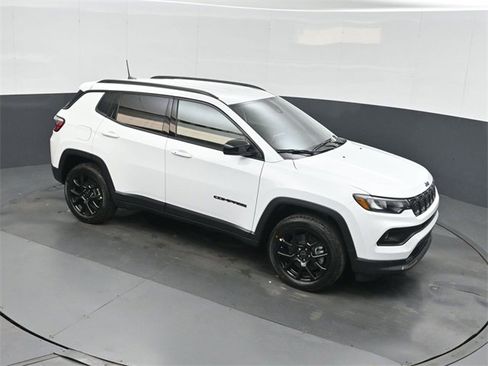 New 2026 Jeep Compass Latitude image 27