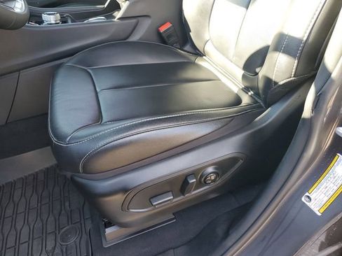 Certified 2025 Jeep Grand Cherokee Limited w/ Luxury Tech Group II image 24