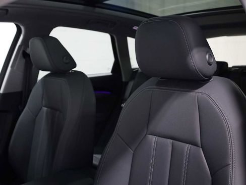 Certified 2025 Audi Q5 Premium w/ Convenience Package image 17