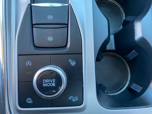 Used 2020 Ford Explorer Platinum w/ Premium Technology Package image 39