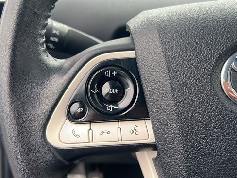 Used 2018 Toyota Prius Three image 13