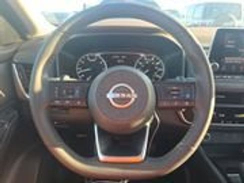 Used 2023 Nissan Rogue SV w/ SV Premium B Package FWD image 11