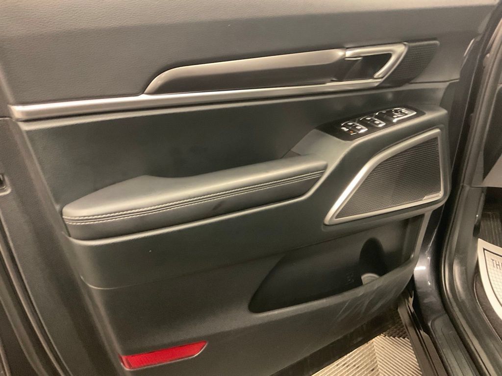 Used 2025 Kia Telluride S AWD/4WD image 13