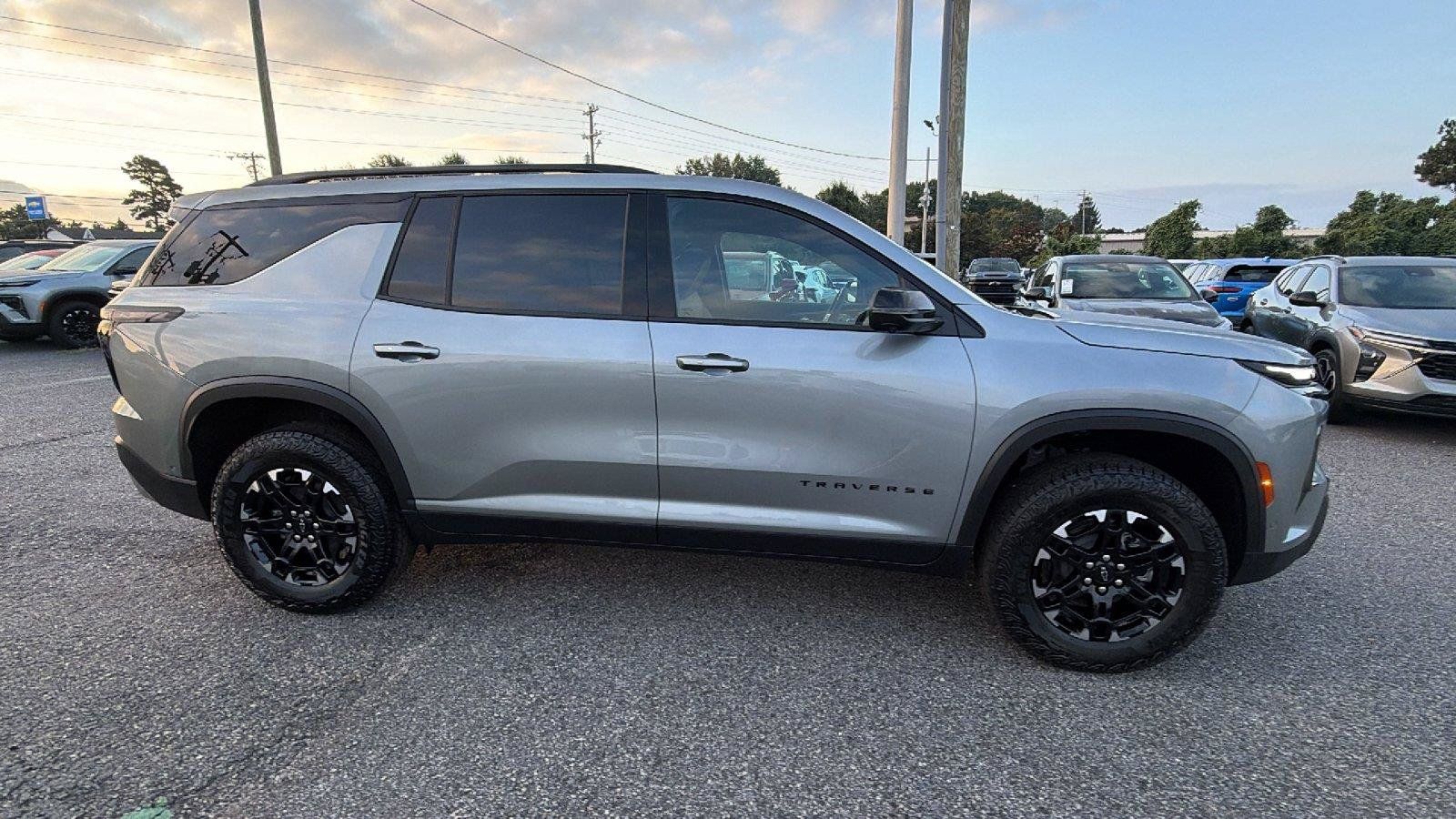 New 2027 Chevrolet Traverse Z71 w/ Enhanced Driving Package AWD/4WD image 8