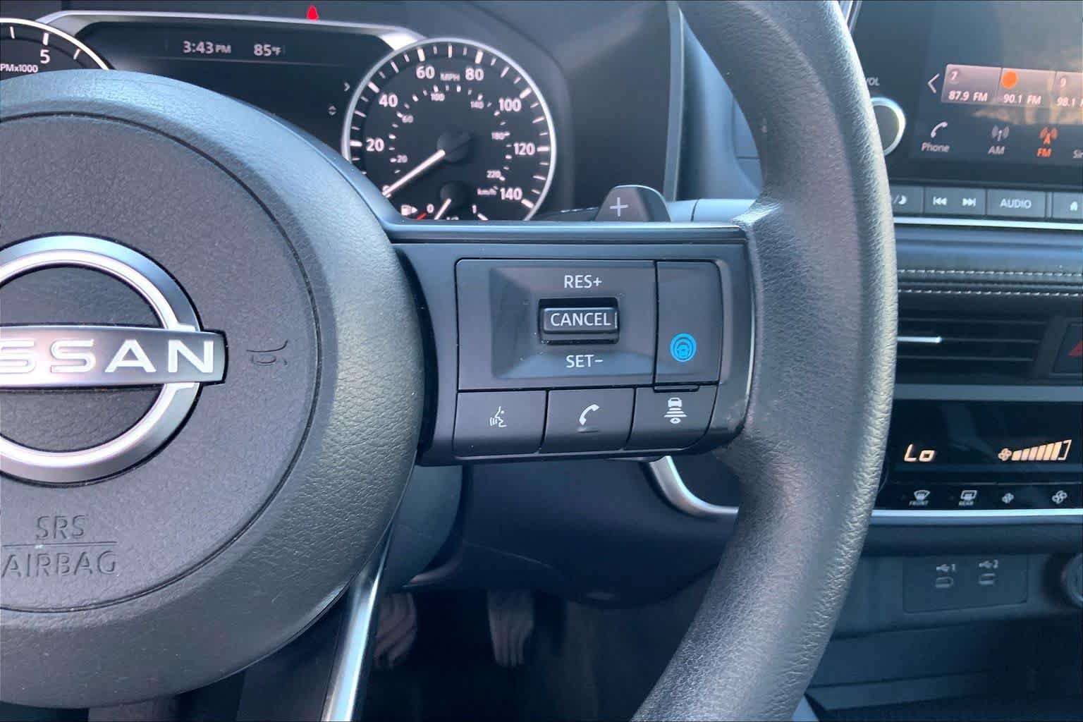 Used 2024 Nissan Rogue SV FWD image 23