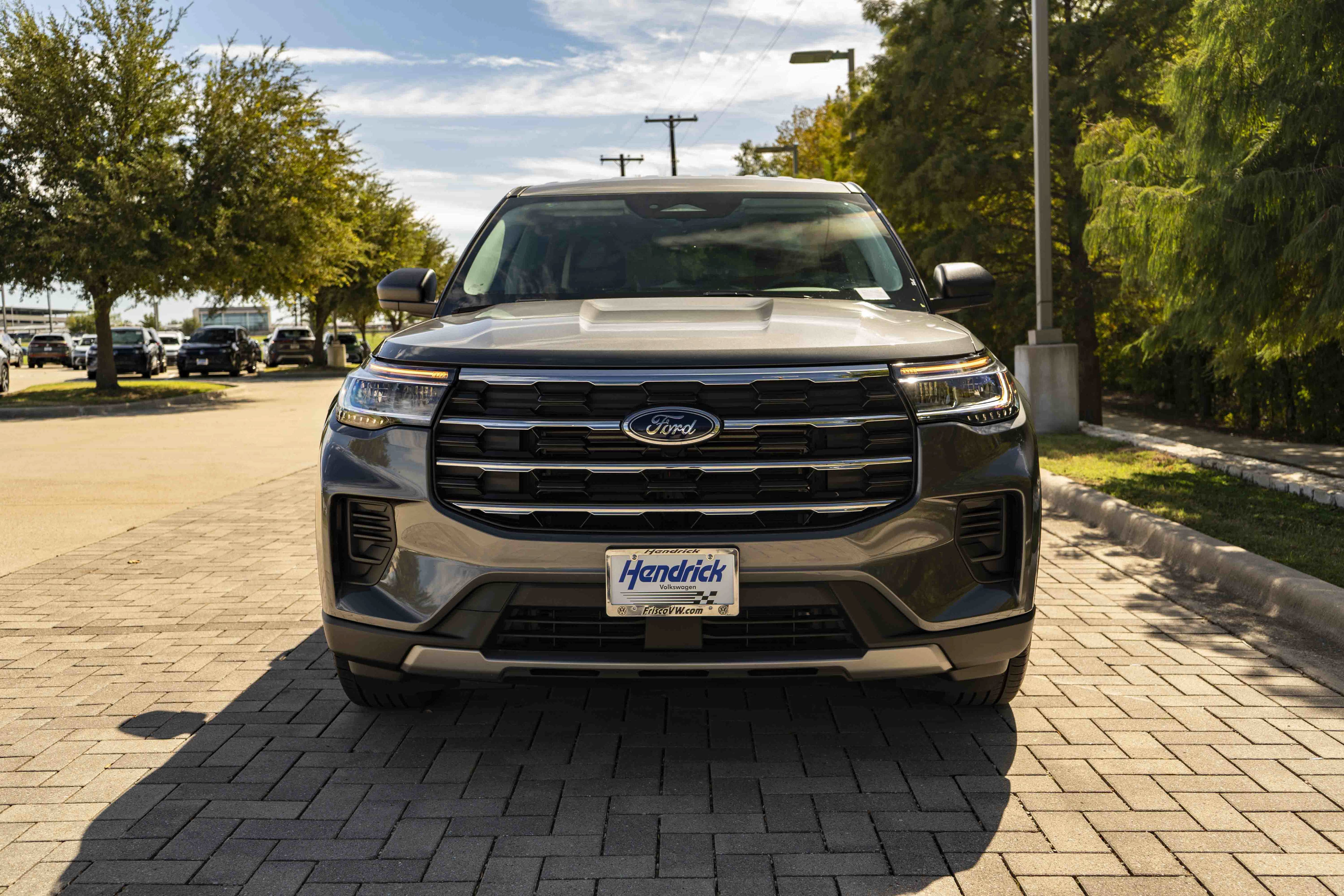 Used 2026 Ford Explorer Active RWD image 3