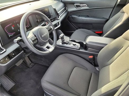 Used 2024 Kia Sportage LX image 11
