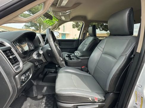 Used 2020 RAM 2500 Tradesman w/ Chrome Appearance Group AWD/4WD image 12