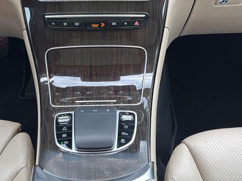 Used 2022 Mercedes-Benz GLC 300 4MATIC image 14